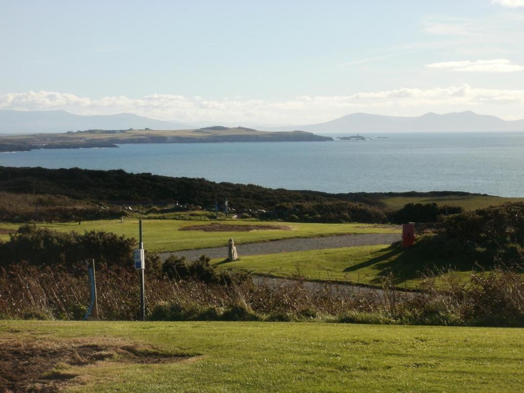 Bed and Breakfast Blackthorn Farm à Holyhead Extérieur photo